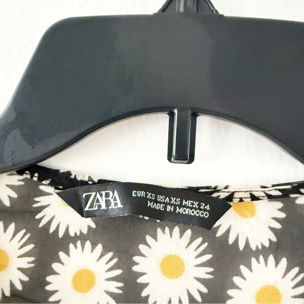 Zara Daisy Print Cropped Long Sleeve Semi Sheer Blouse Size XS - Picture 7 of 8